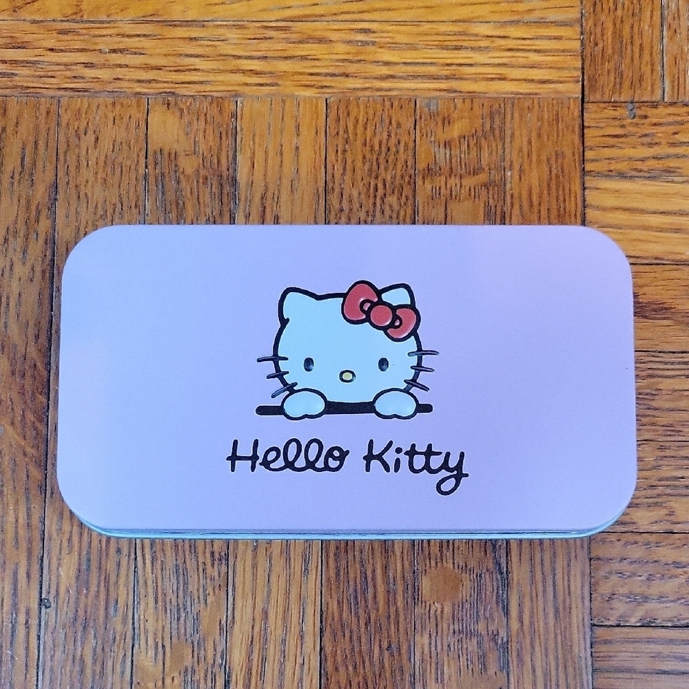 Hello Kitty Lot with Makeup Sponges and Tin with Makeup Brushes New in Packaging - Picture 5 of 7